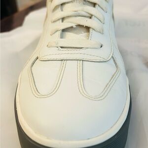 Vince Cream Leather Footwear